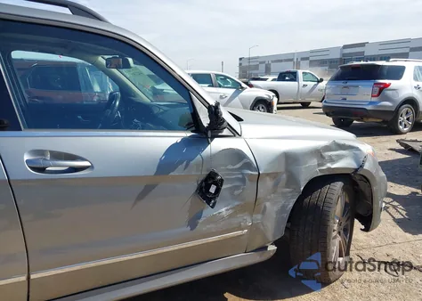 2015 Mercedes-Benz Glk 350 4Matic z USA, uszkodzony, nr VIN WDCGG8JB7FG394230